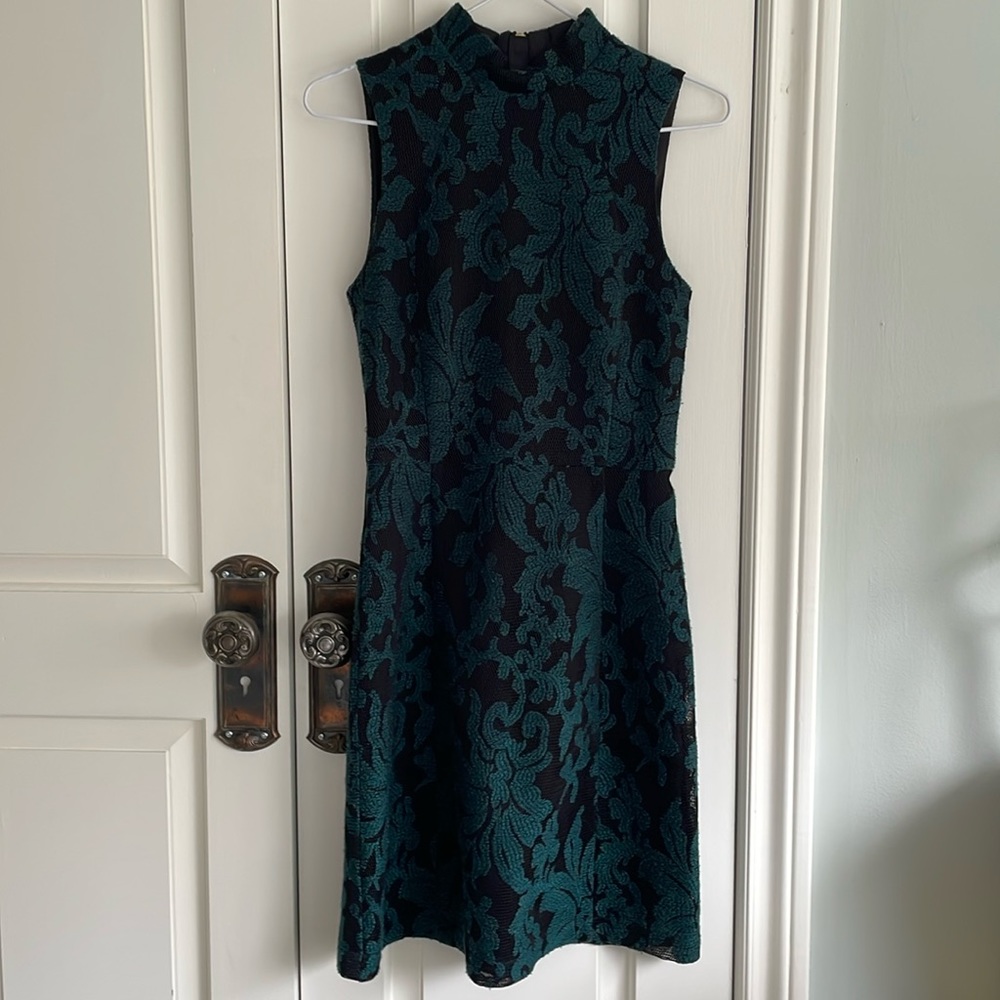 Beautiful and flattering dress